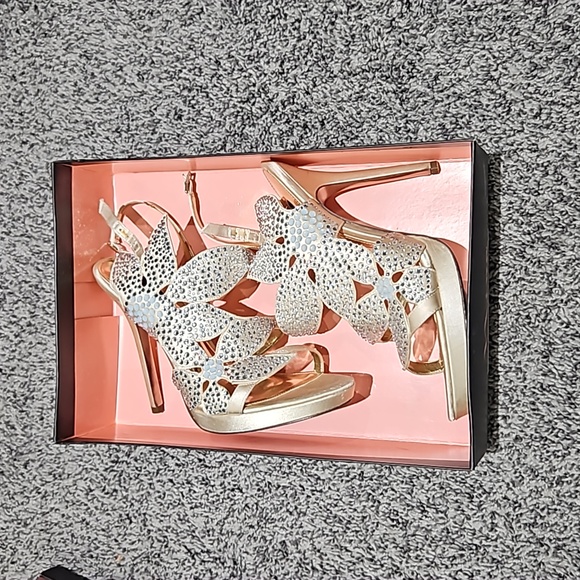 Nina high heels sz 8 ½ - Picture 6 of 7